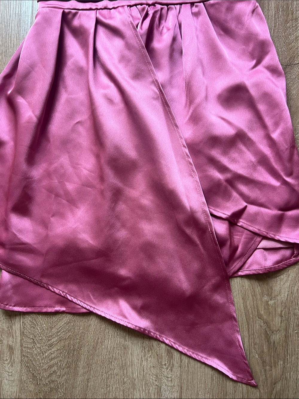 NWT Lulus Women’s Satin Off-the-Shoulder Asymmetrical Pink Mini Dress Size Small - Picture 7 of 16